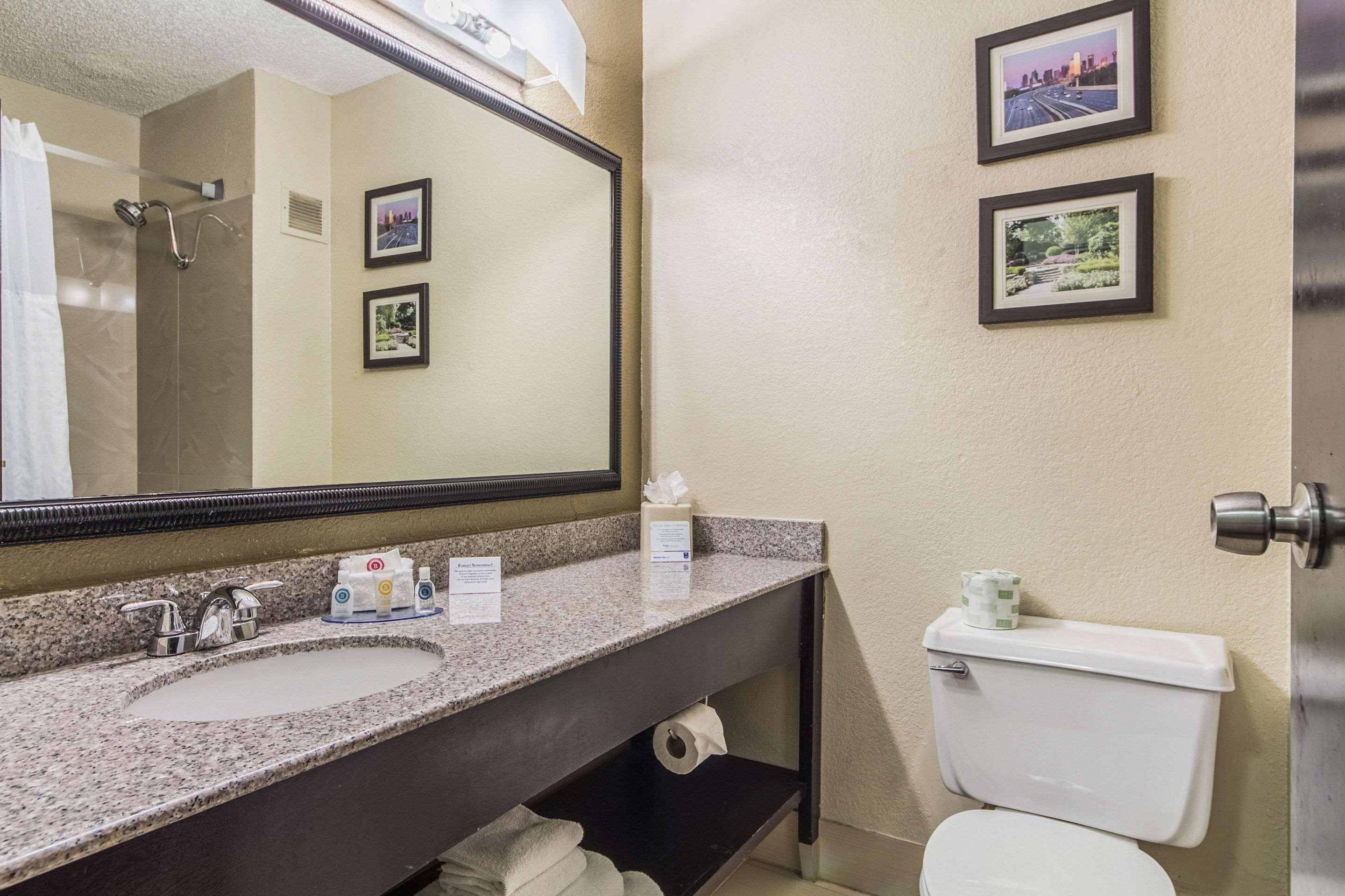 Comfort Inn Dallas Park Central מראה חיצוני תמונה