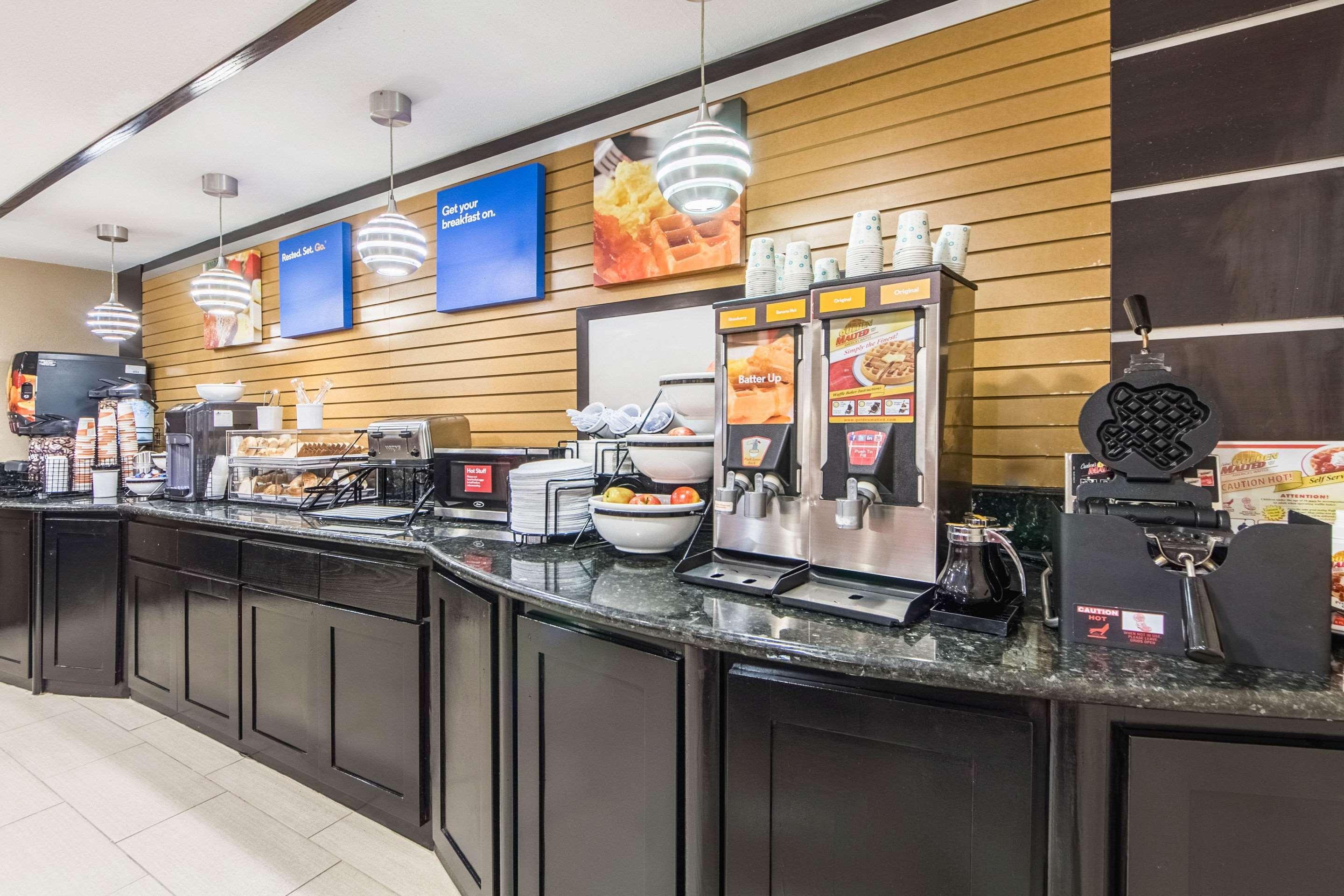 Comfort Inn Dallas Park Central מראה חיצוני תמונה