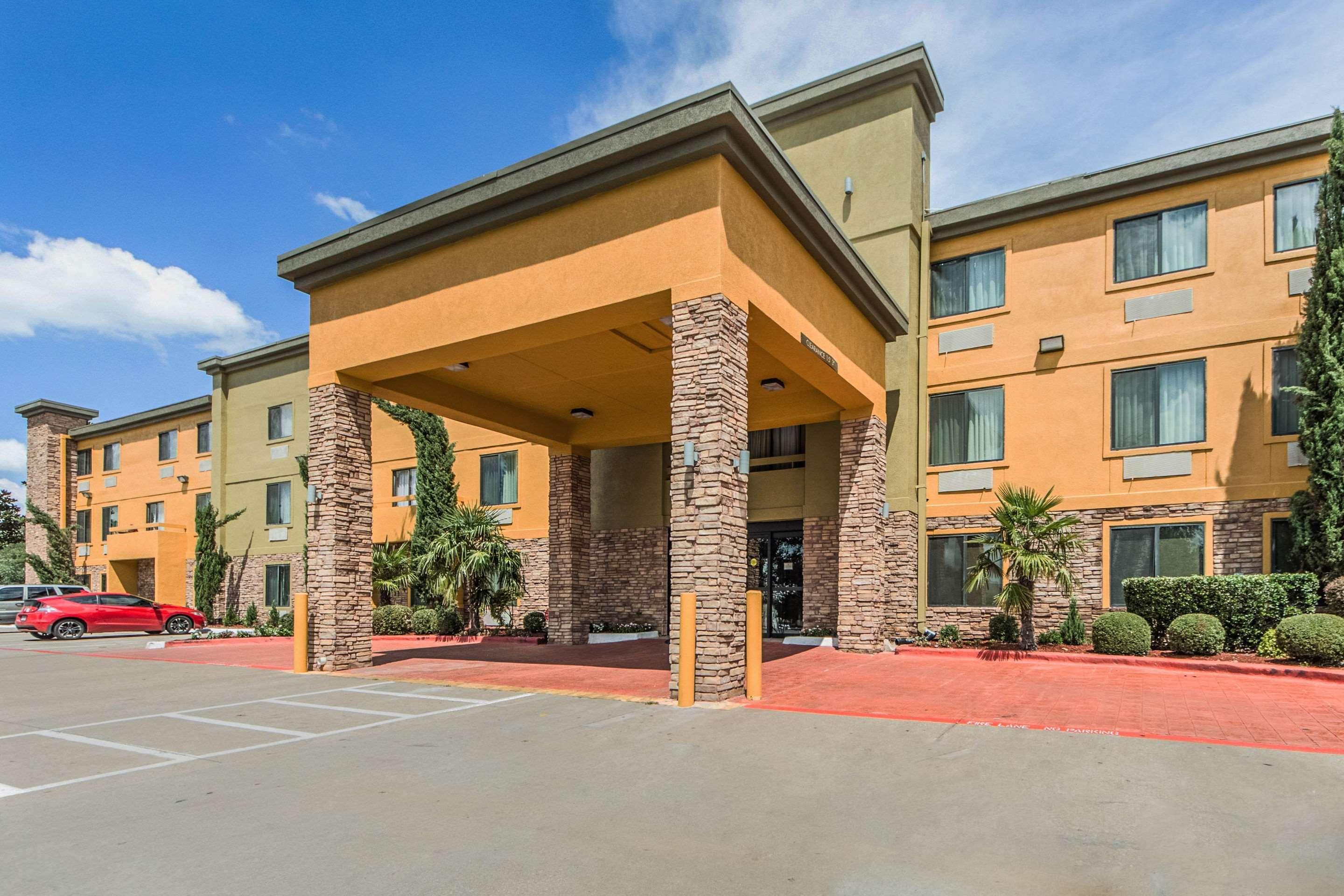 Comfort Inn Dallas Park Central מראה חיצוני תמונה