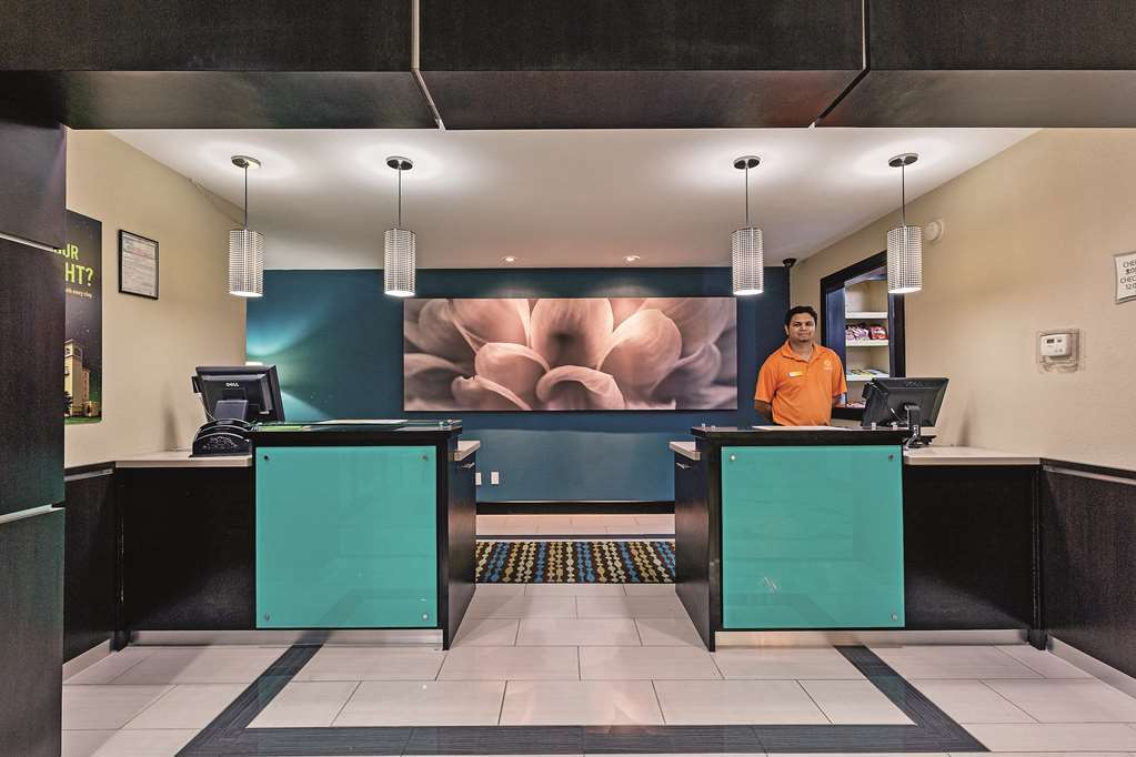 Comfort Inn Dallas Park Central מראה פנימי תמונה
