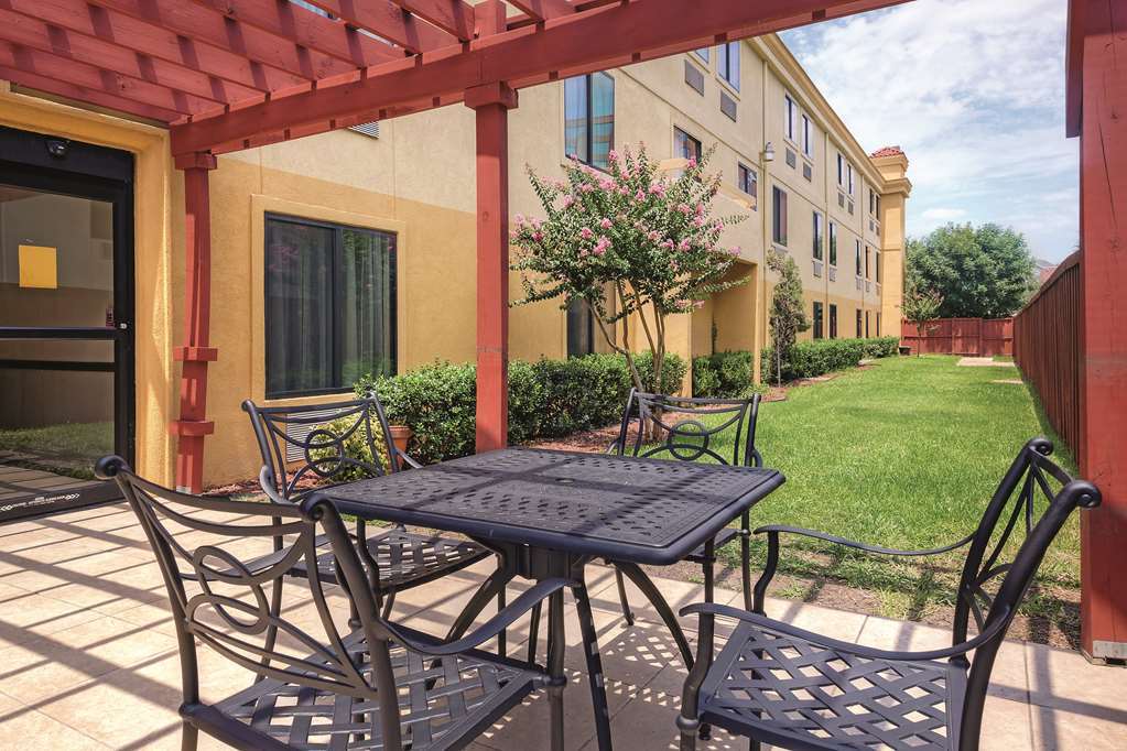 Comfort Inn Dallas Park Central מראה חיצוני תמונה