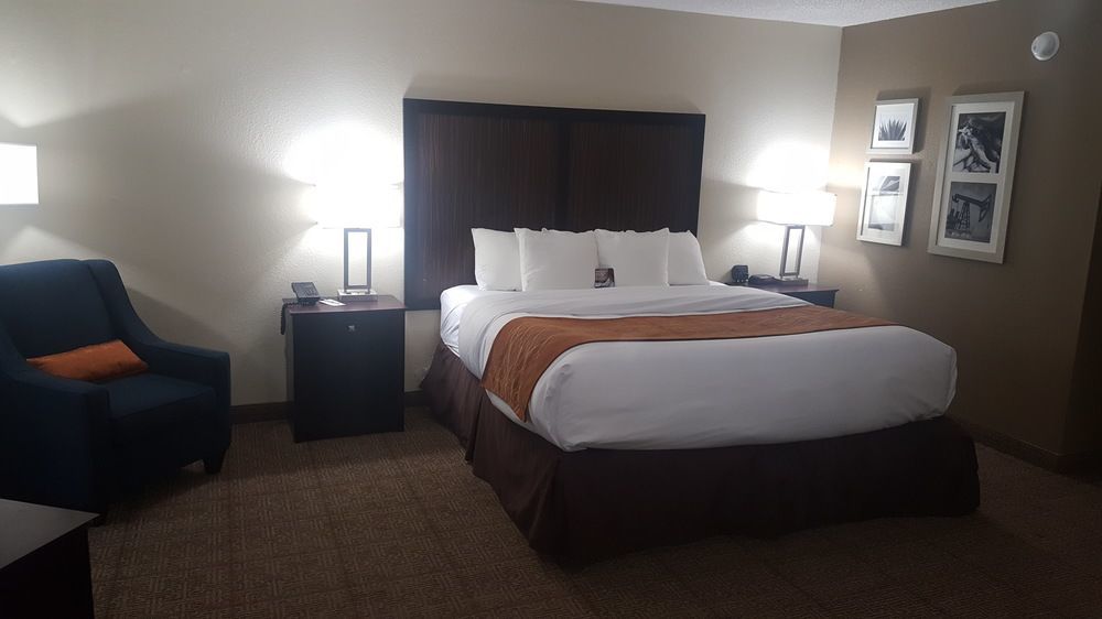 Comfort Inn Dallas Park Central מראה חיצוני תמונה
