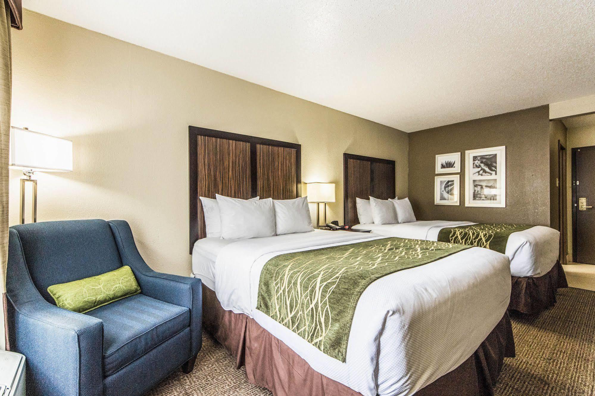 Comfort Inn Dallas Park Central מראה חיצוני תמונה