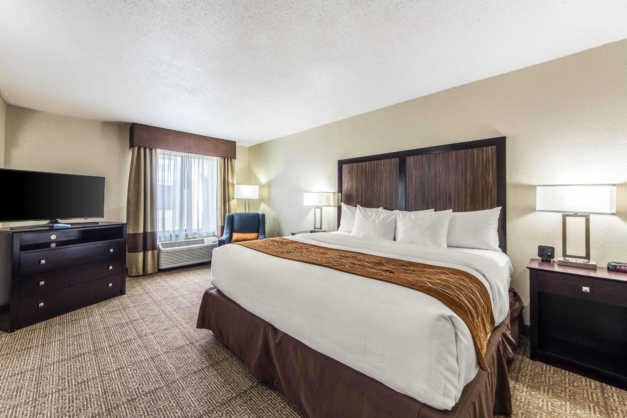 Comfort Inn Dallas Park Central מראה חיצוני תמונה